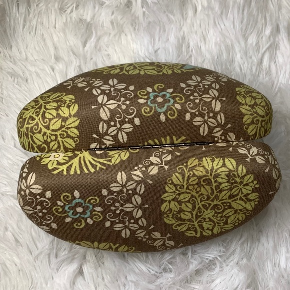 Vera Bradley Sittin in a Tree sunglasses case - Picture 3 of 6